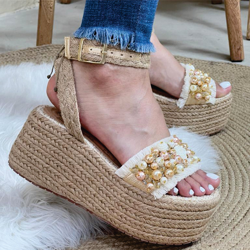 Sandalia Isabella en yute de Theory Shoes, vista adicional.