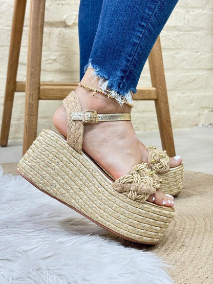 Sandalia Victoria en sintético champan de Theory Shoes, vista adicional.