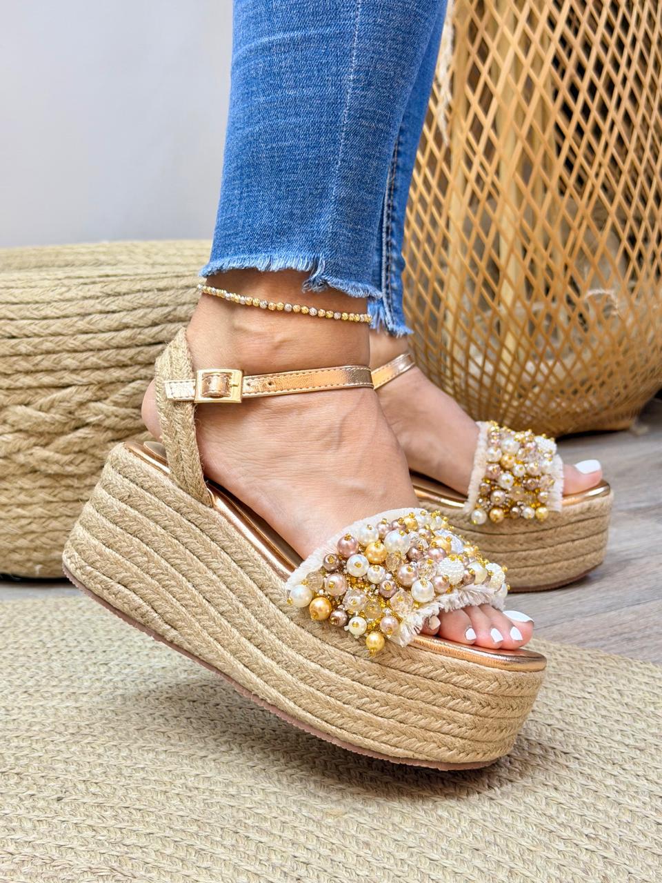 Sandalia Alma en sintético oro rosa de Theory Shoes, vista adicional.
