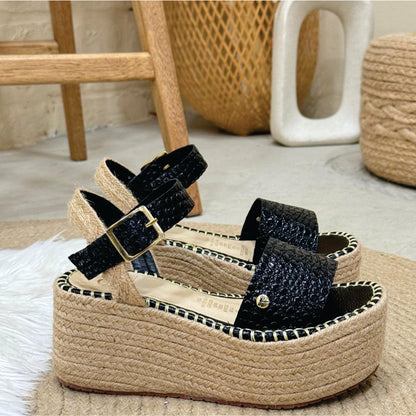 SANDALIA EN CUERO AMARA NEGRO