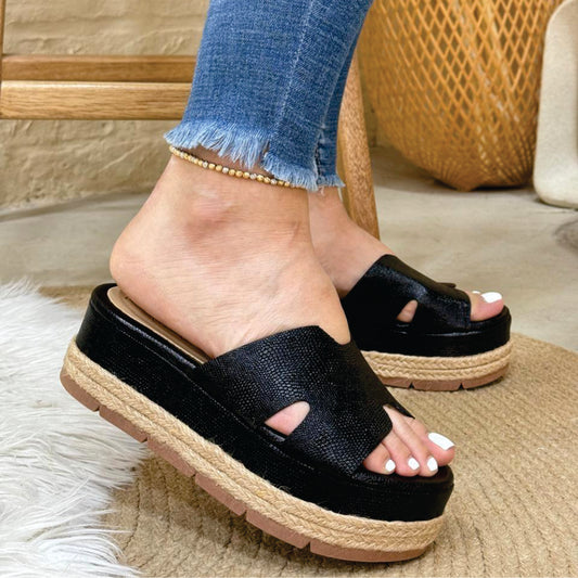 SANDALIA EN CUERO CLAIRE NEGRO