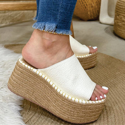 SANDALIA EN CUERO SIENNA TALCO