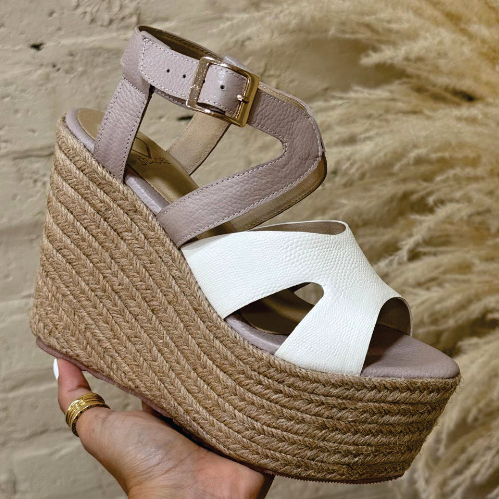 SANDALIA PLATAFORMA EN CUERO LAYLA